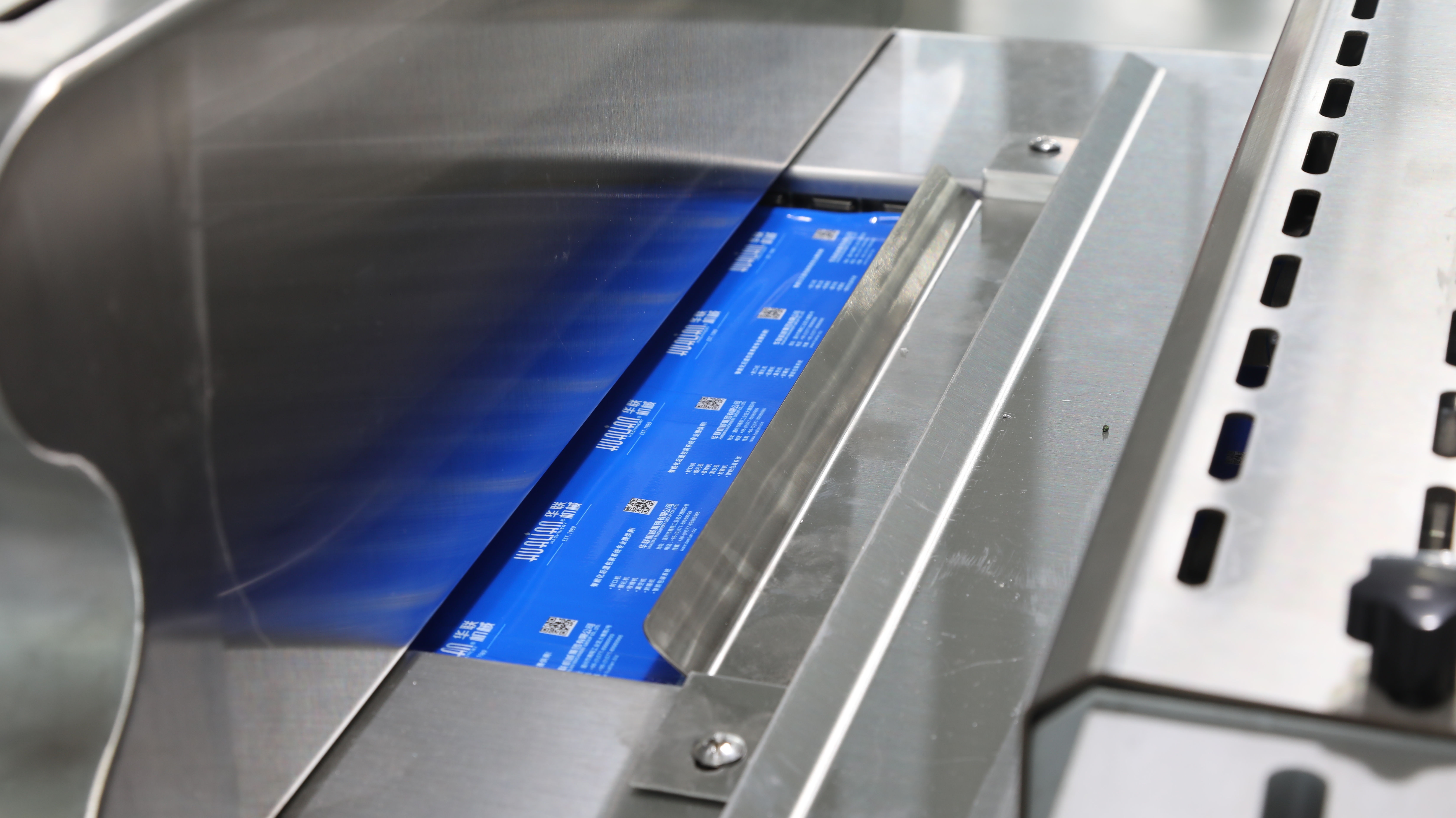 Chế độ xem một phần của m&aacute;y đ&oacute;ng g&oacute;i thermoforming 